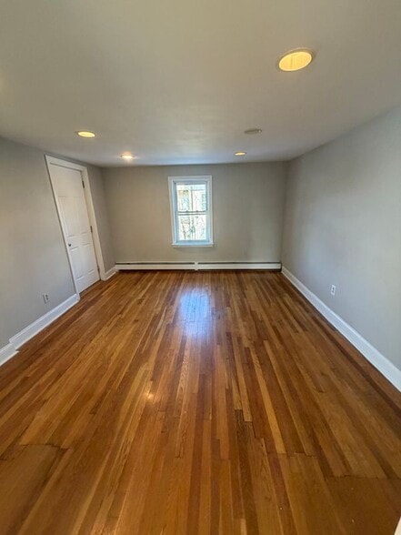 Building Photo - 18 Grove St