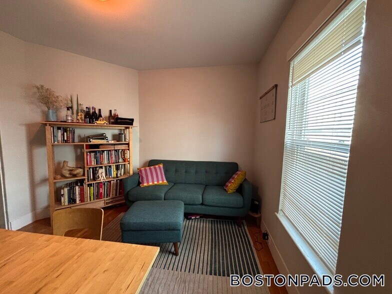 Primary Photo - 69 Raymond Ave