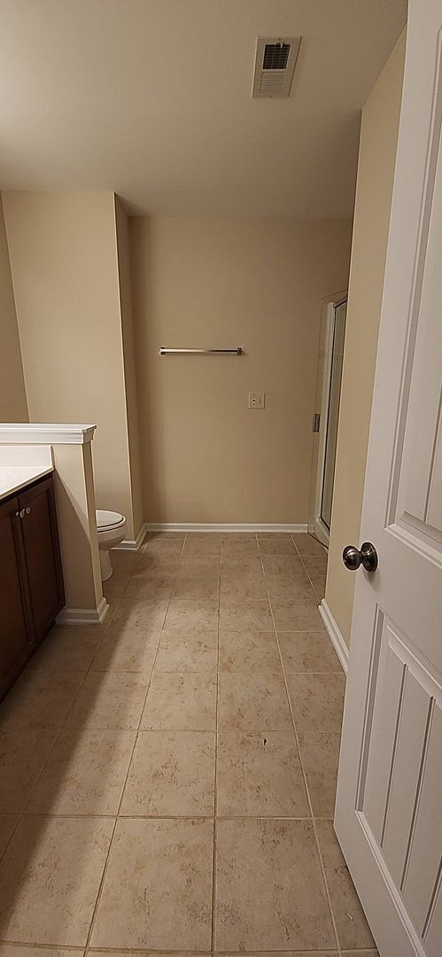 Building Photo - 3 Bedroom - Cary Townhome in Central Location!!! Close to 540 and Research Triangle Park!