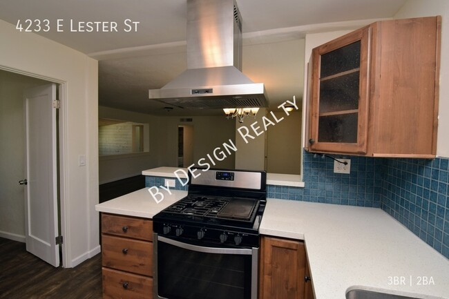 Building Photo - 4233 E Lester St