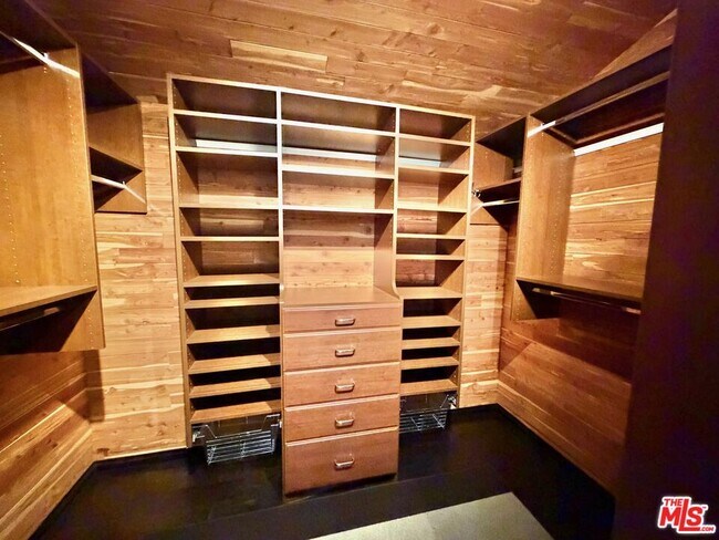 Building Photo - 12751 Mulholland Dr