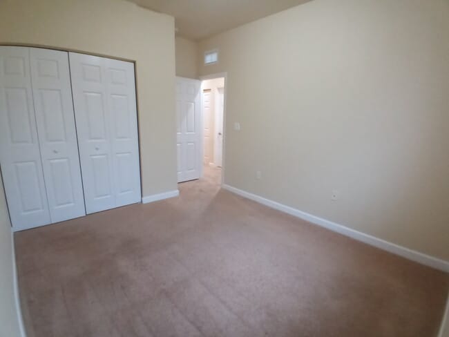 Building Photo - 9010 SW 169th Ave