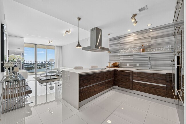 Building Photo - 1100 Biscayne Blvd