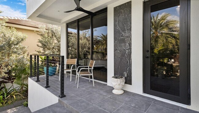 Building Photo - 823 Ponce de Leon Dr