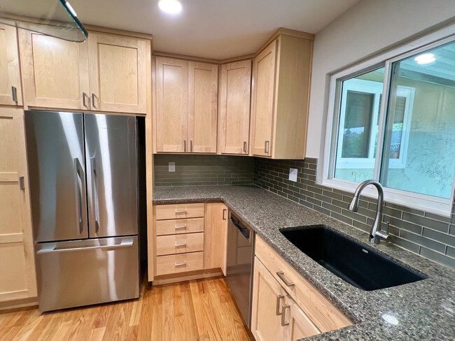 Building Photo - 4396 Glenpark Dr