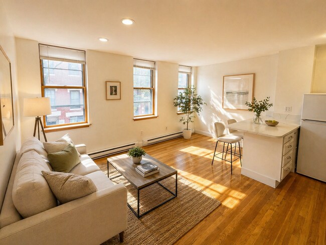 Building Photo - 92 W Cedar St