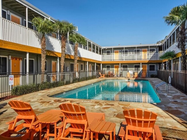 Building Photo - East University Place #118 ***1st month RE...