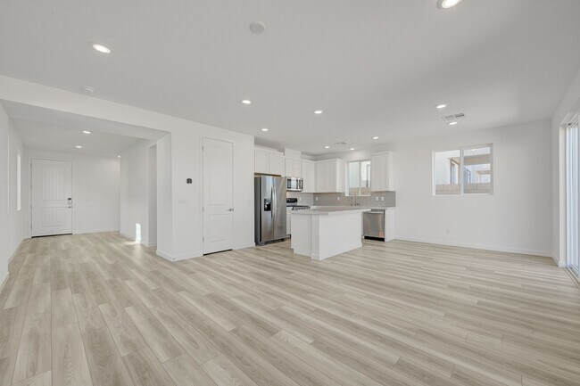 Building Photo - 8484 W Agate Ave