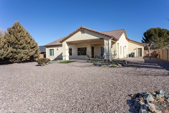 Building Photo - 7236 Pinnacle Pass Dr