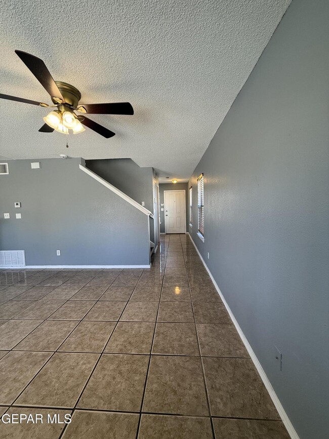 Building Photo - 14157 Tierra Delfin Dr