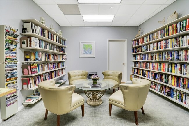 Building Photo - 1300 Jimmy Buffett Mem Hwy