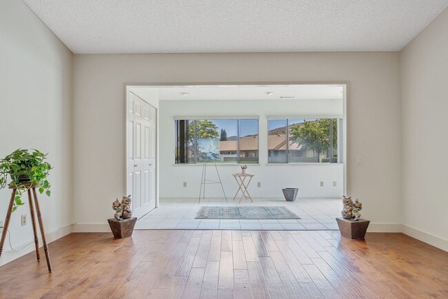 Building Photo - 2 bedroom and 2 bathroom |Leisure Village ...