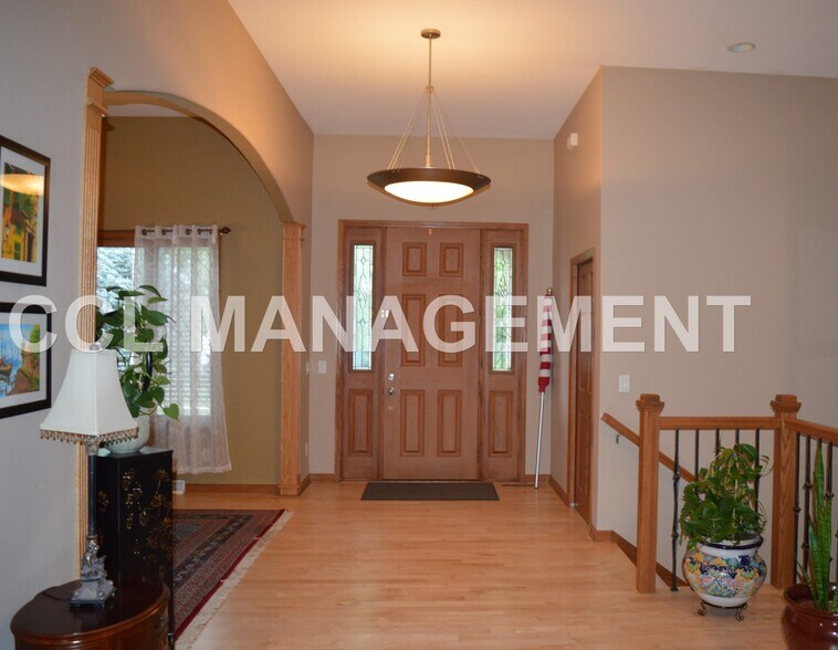 Building Photo - 9217 Bear Claw Way