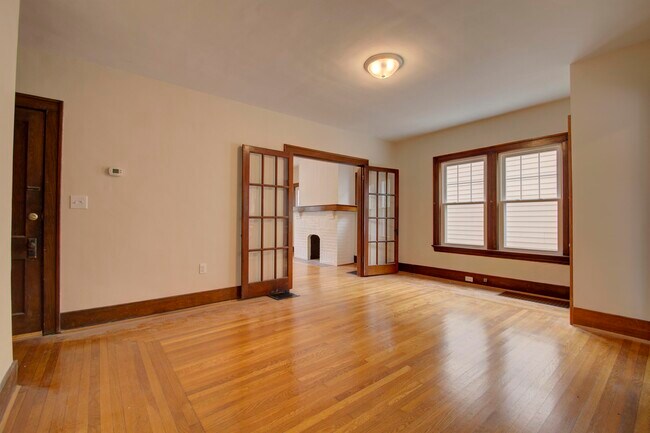 Building Photo - 1026 Altavia Ave