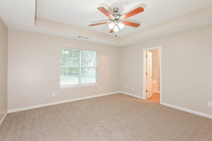 Building Photo - 45 Pebble Ridge Dr