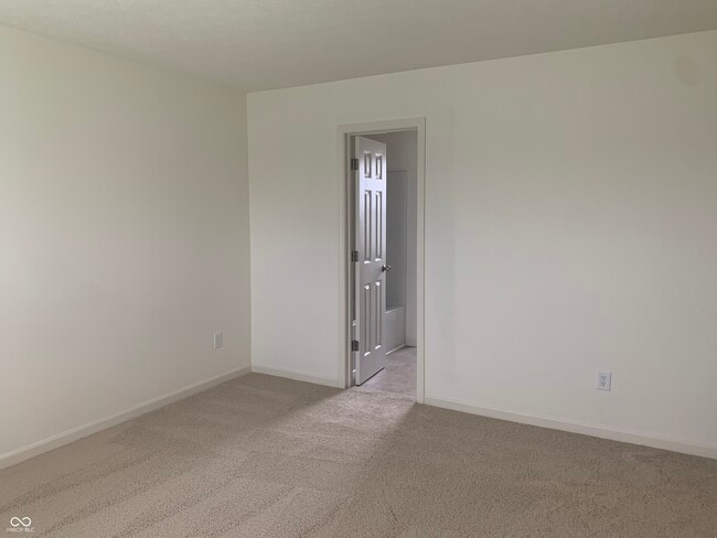 Building Photo - 2014 Falcon Ct