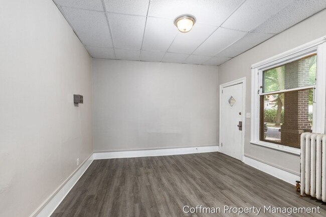 Building Photo - 1545 Queen Ave NE