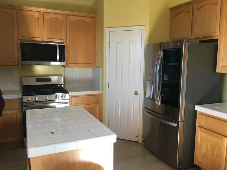 Kitchen - 3209 Burlwood Ct