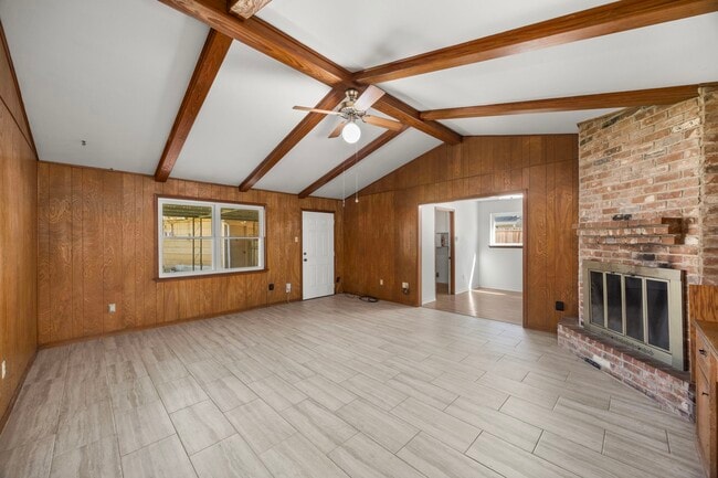 Building Photo - 1030 Lehman St