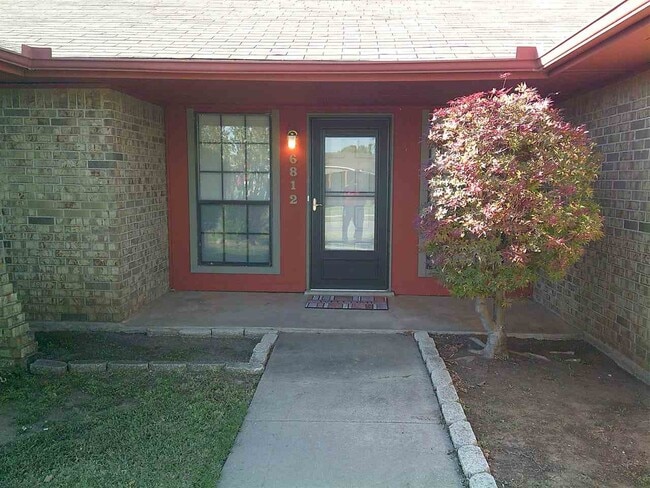 Building Photo - 6812 NW Willow Creek Dr