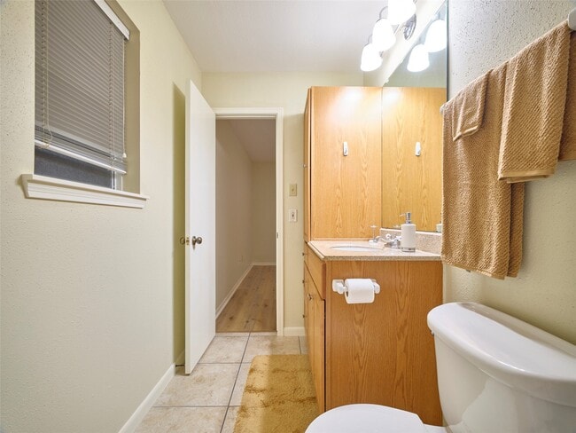 Building Photo - 4804 Fairhaven St