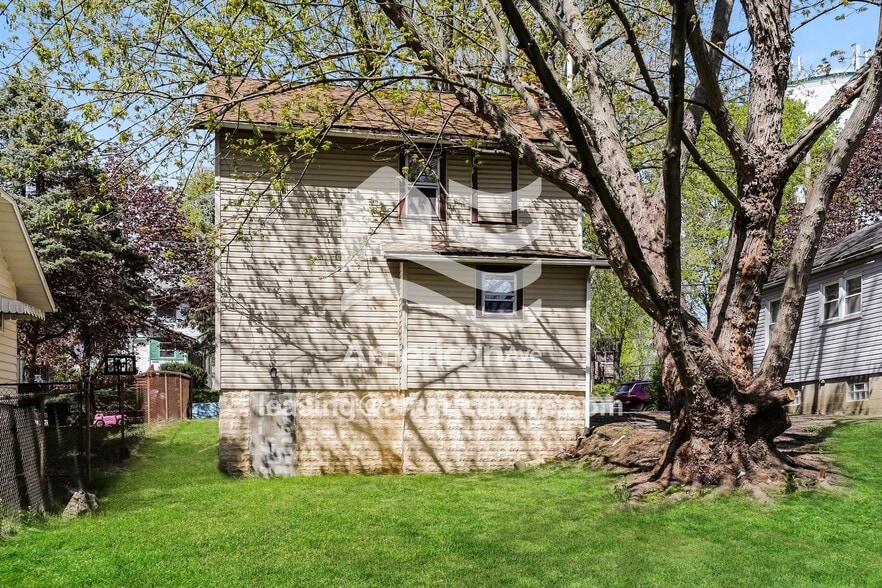 Building Photo - 569 Elbon Ave