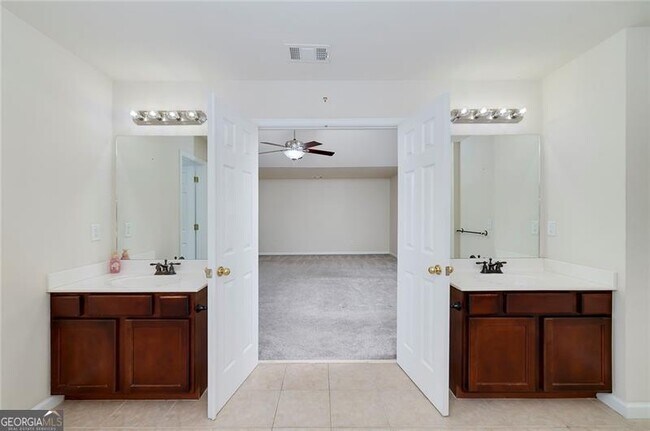 Building Photo - 1120 Bagwell Dr NW