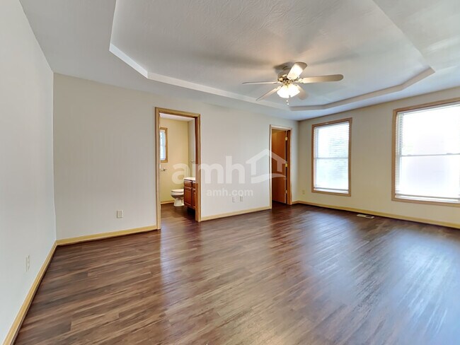 Building Photo - 71 Thornhill Dr