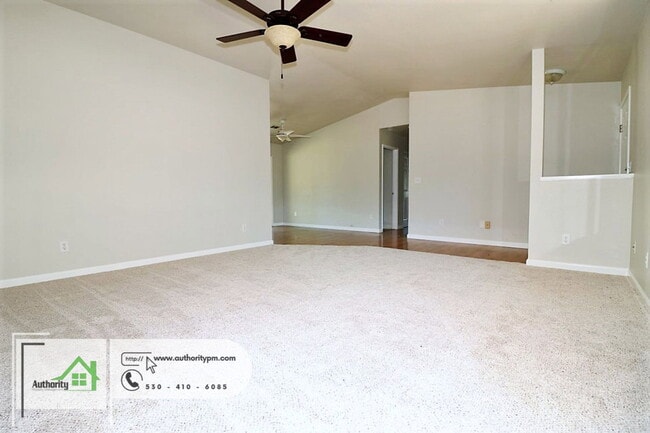 Building Photo - 3657 Santa Rosa Way