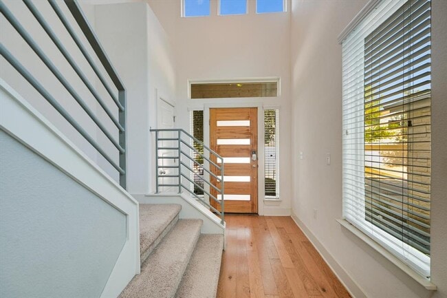 Building Photo - 2205 Capulet St