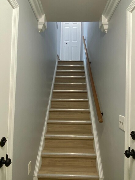 Building Photo - 44228 Providence Dr