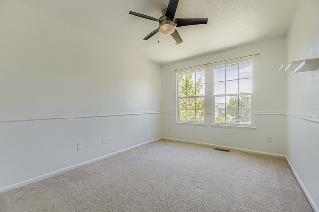Building Photo - 9905 Aftonwood St