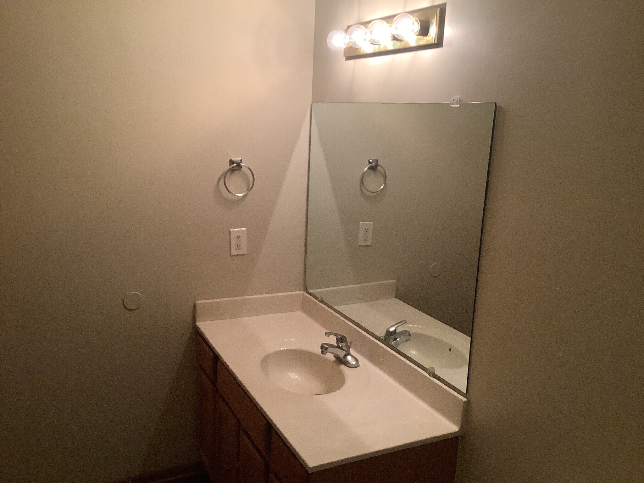 Building Photo - 940 Fox Croft Pl