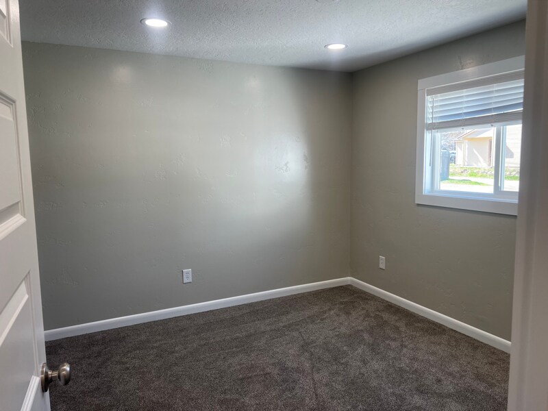 Building Photo - 1215 S Elder St