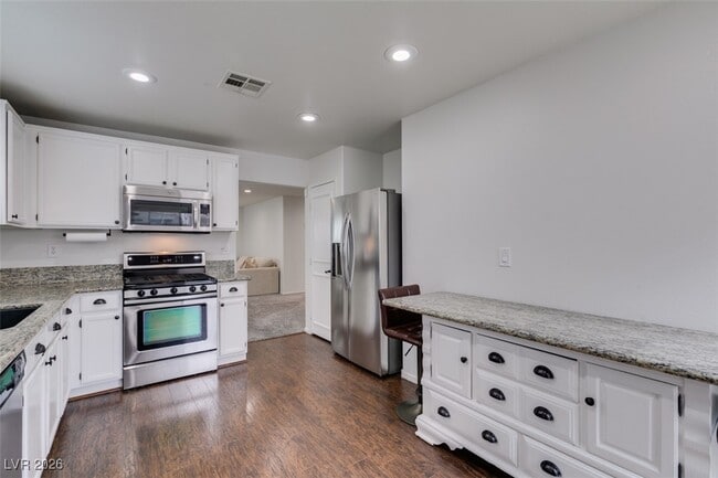 Building Photo - 6341 W Haleh Ave