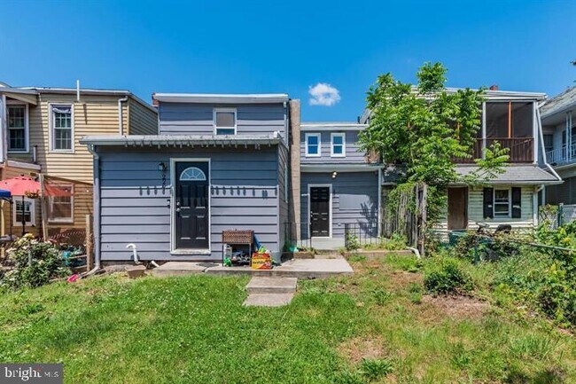 Building Photo - 220 Lincoln St