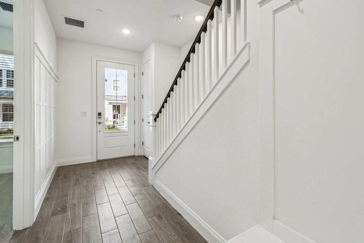 Building Photo - 1927 Risby Aly