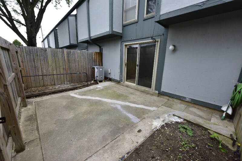 Building Photo - 1030 Galliton Ct