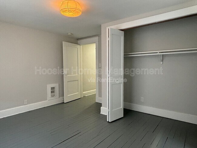 Building Photo - 1526 Bellefontaine St