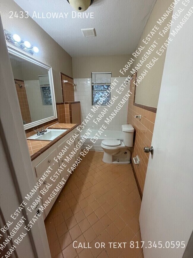 Building Photo - 2433 Alloway Dr