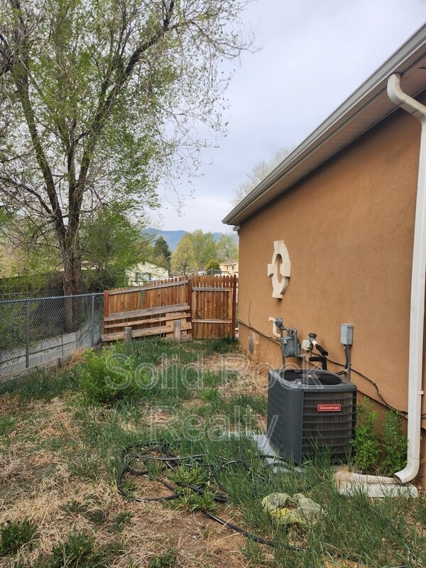 Building Photo - 1139 Mt Werner Cir