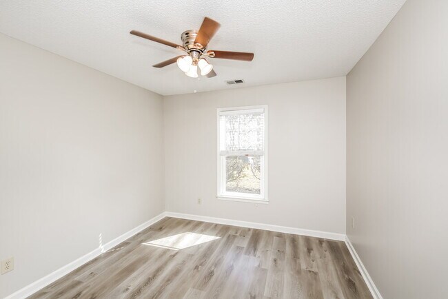 Building Photo - 8676 Tropicana Dr N