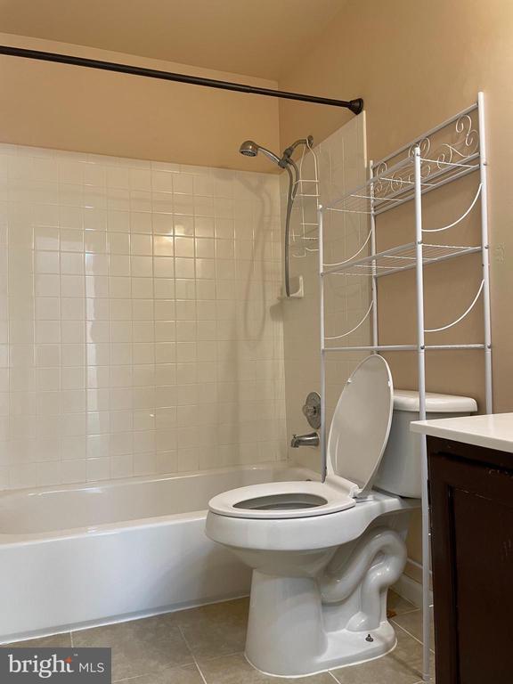 Building Photo - 5823 Riverside Dr