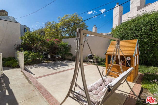 Building Photo - 10773 Massachusetts Ave