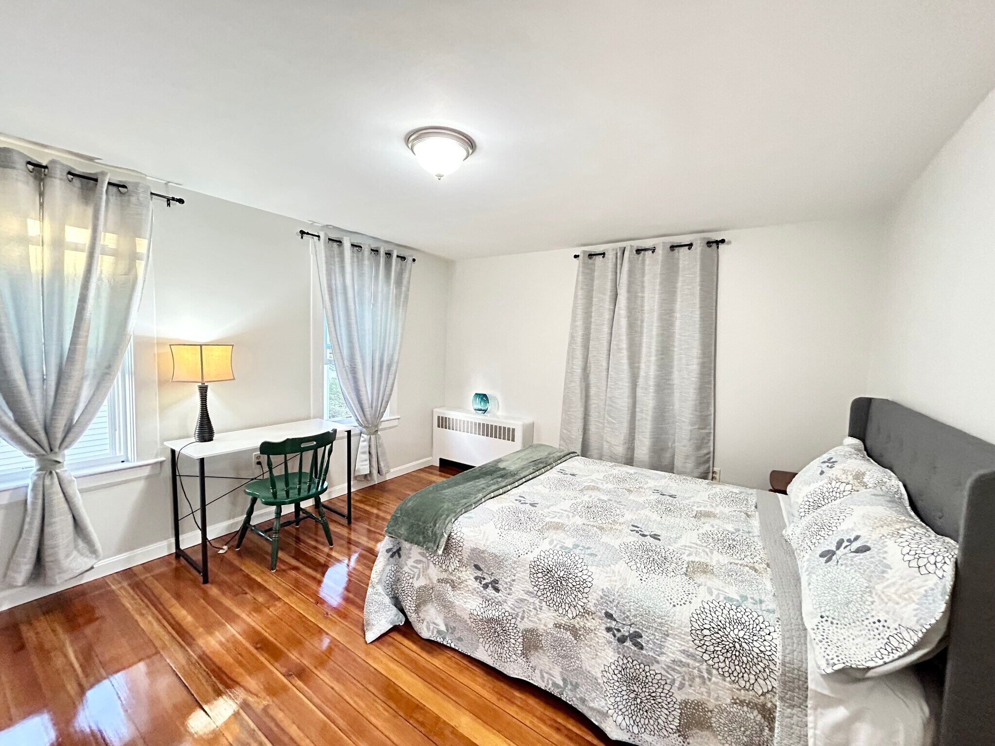 Bedroom - 16 Lewis Ave