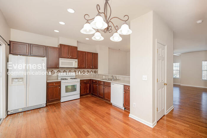 Building Photo - 322 Linden Park Ln