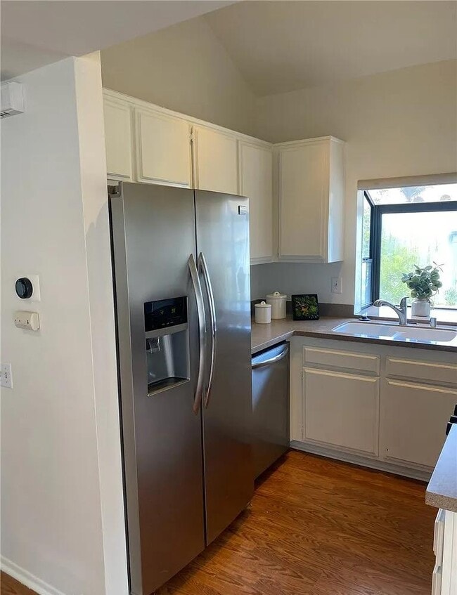 Building Photo - 4852 Tiara Dr