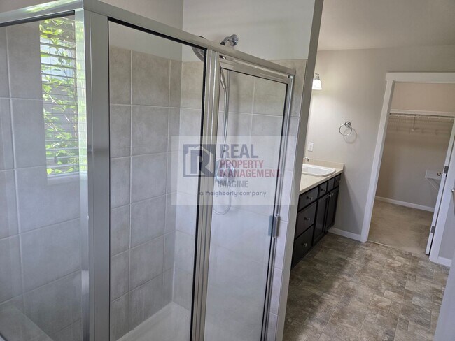 Building Photo - Modern 3 Bedroom, 2.5 Bath Home In Quiet Community!