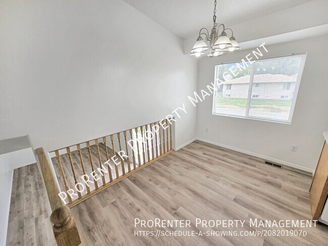 Building Photo - 4409 900 W