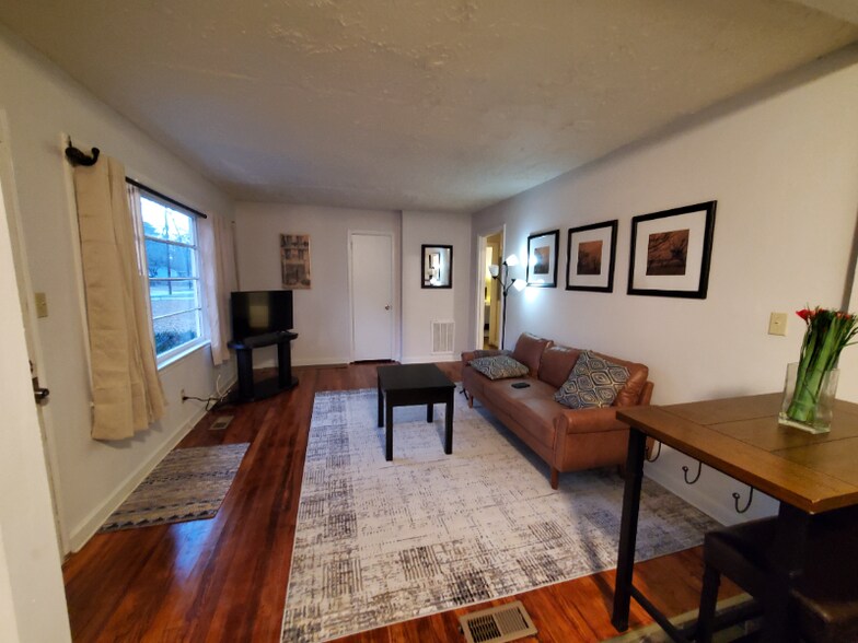 Building Photo - 1431 Nash Rd NW